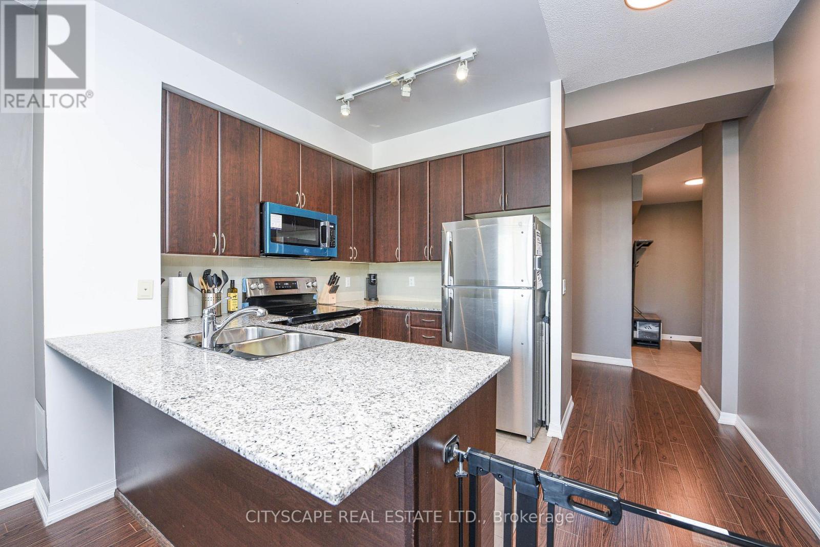 906 - 225 Webb Drive, Mississauga, Ontario  L5B 4P2 - Photo 12 - W12577236