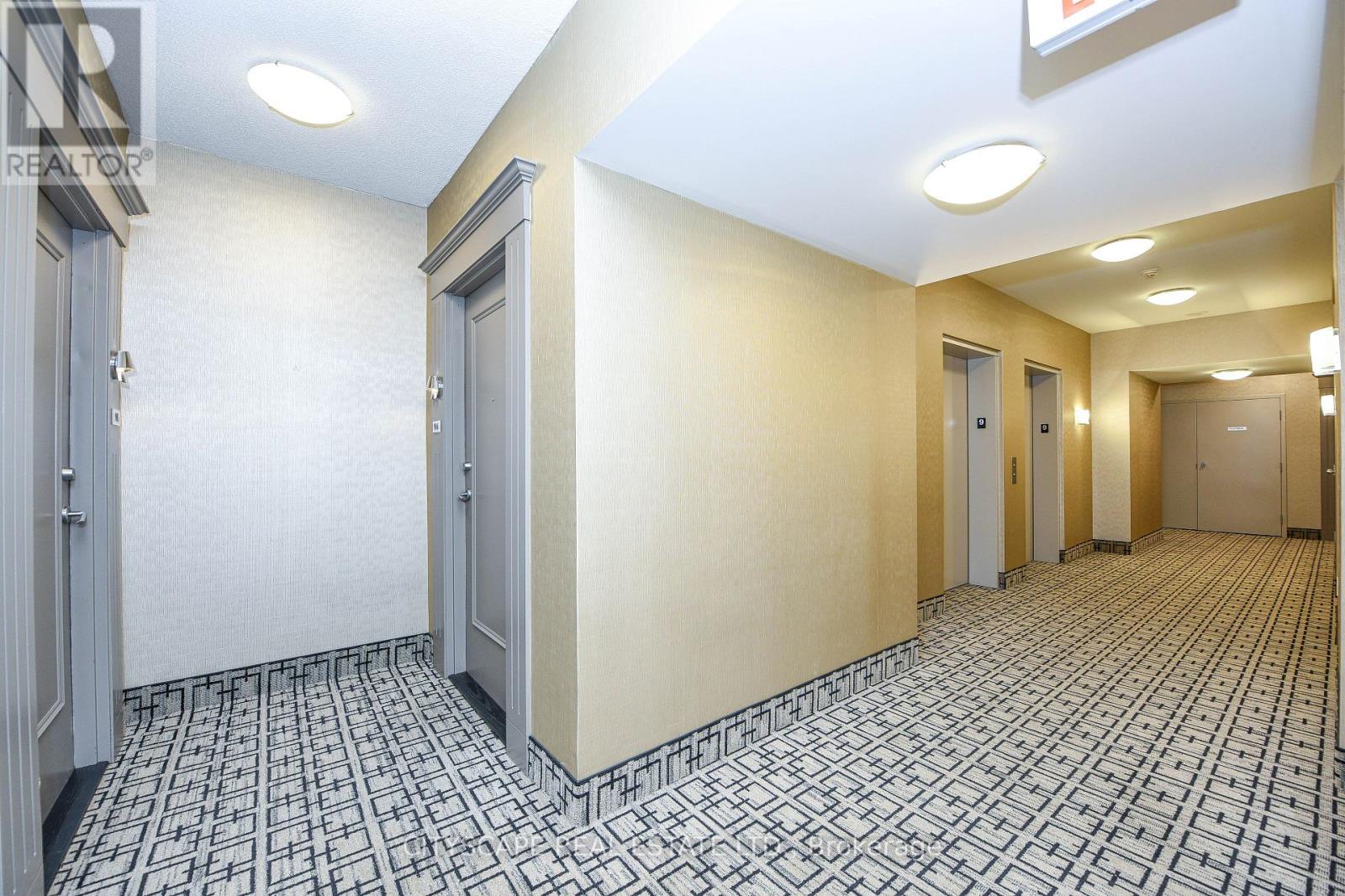 906 - 225 Webb Drive, Mississauga, Ontario  L5B 4P2 - Photo 3 - W12577236