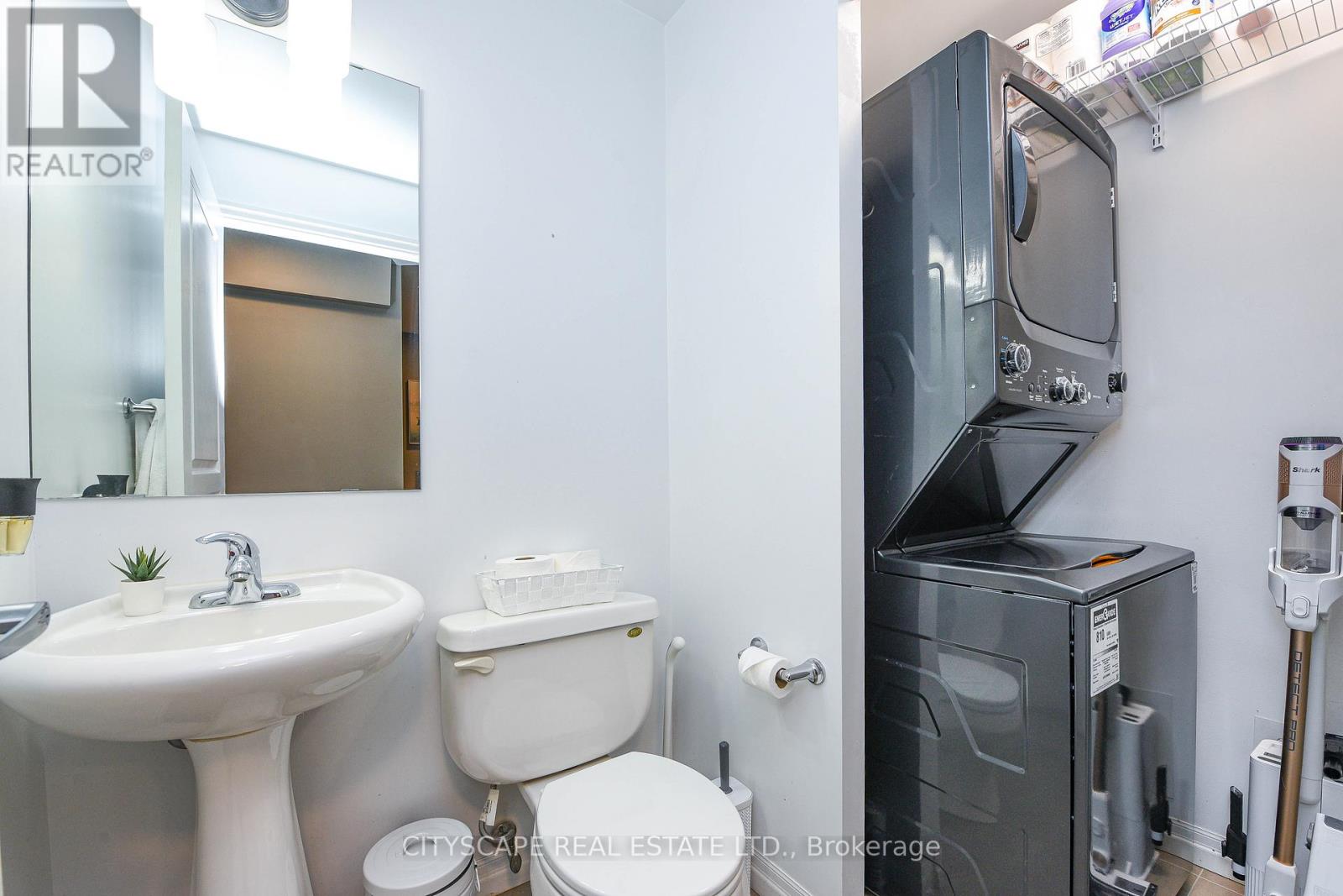 906 - 225 Webb Drive, Mississauga, Ontario  L5B 4P2 - Photo 7 - W12577236