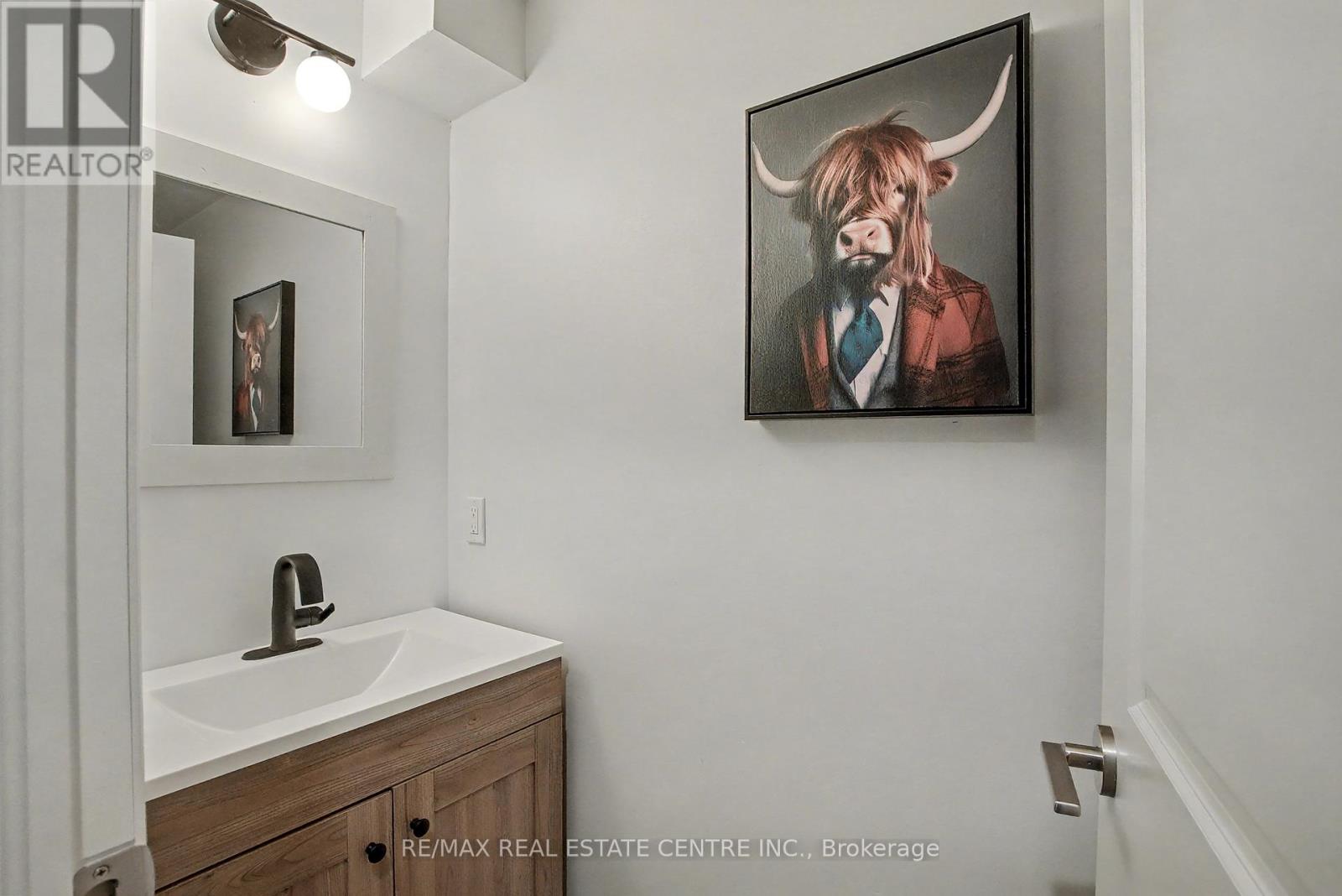 4 - 215 Dundas Street E, Hamilton, Ontario  L8B 0X2 - Photo 38 - X12577214