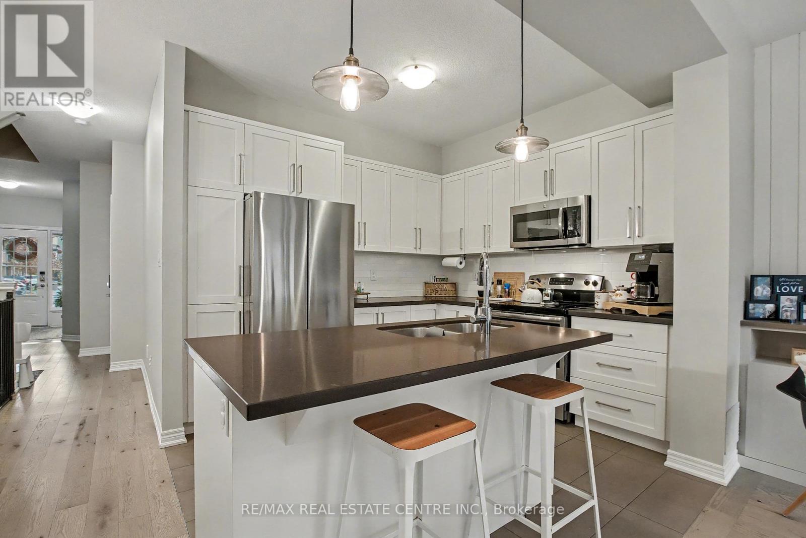 4 - 215 Dundas Street E, Hamilton, Ontario  L8B 0X2 - Photo 9 - X12577214