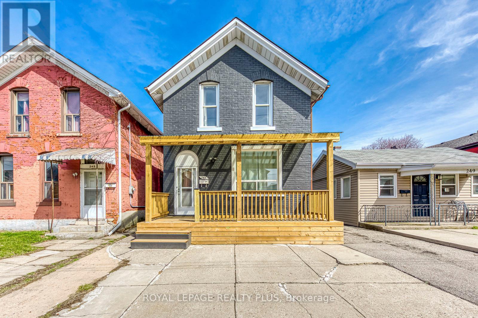 247 Robert Street, Hamilton, Ontario  L8L 2R2 - Photo 1 - X12577252