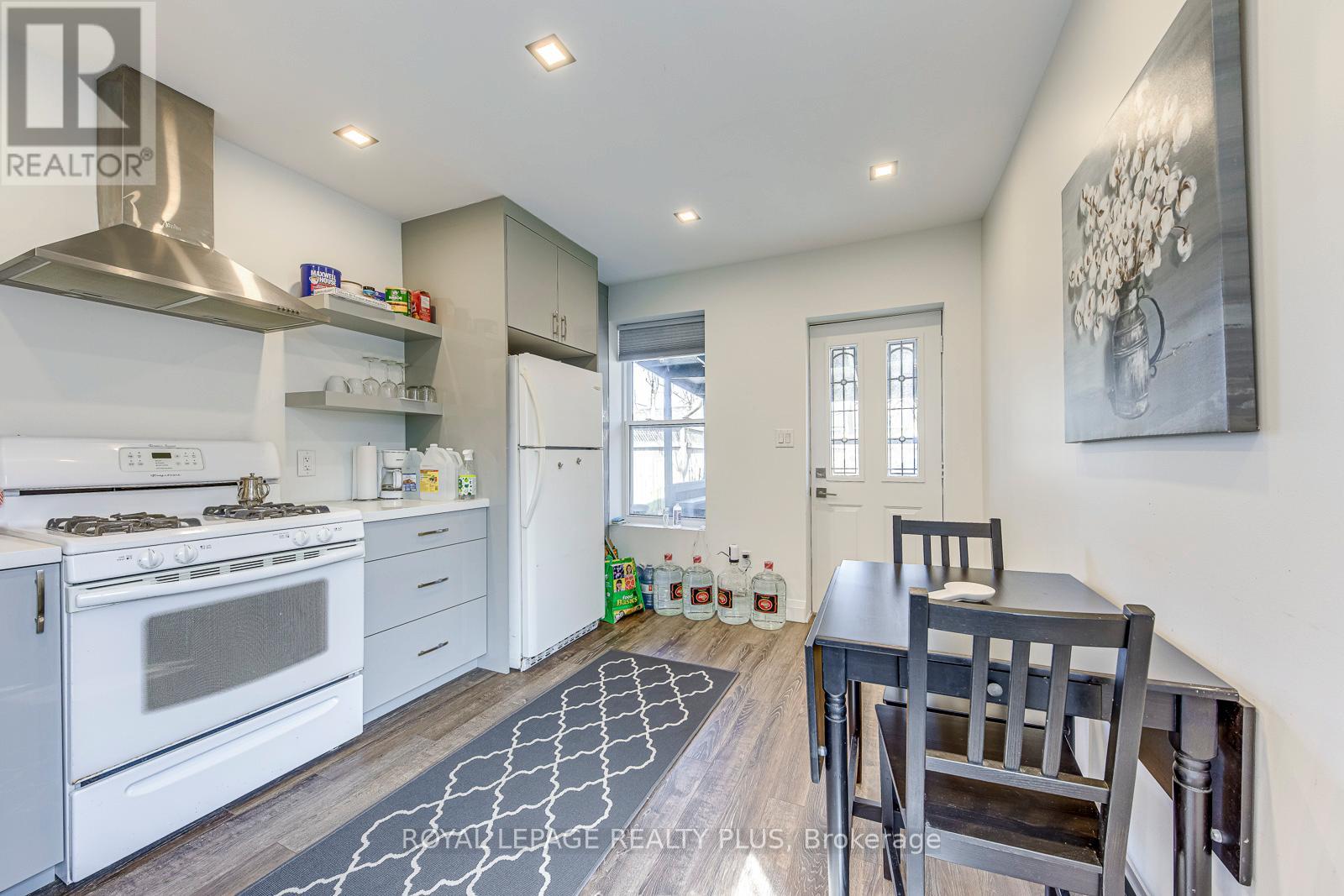 247 Robert Street, Hamilton, Ontario  L8L 2R2 - Photo 12 - X12577252