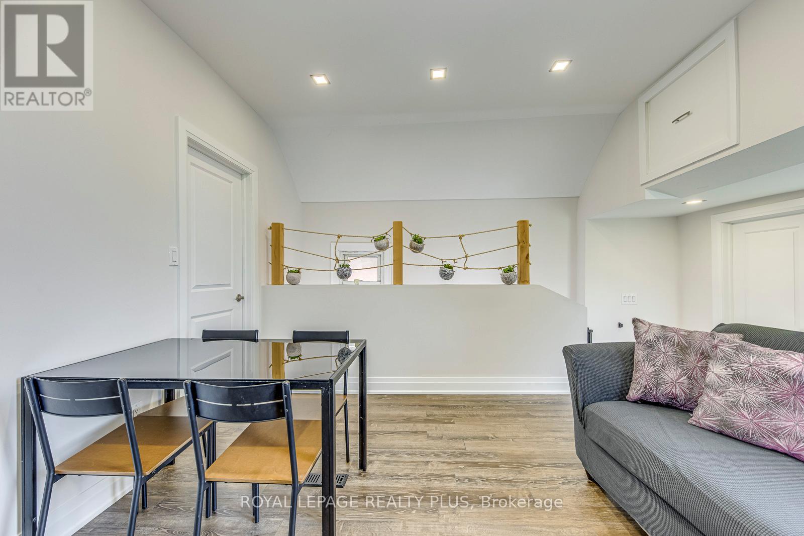 247 Robert Street, Hamilton, Ontario  L8L 2R2 - Photo 25 - X12577252