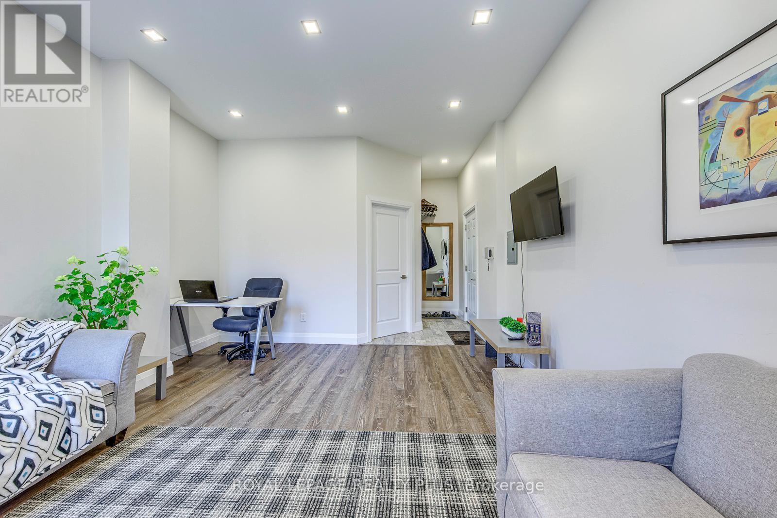 247 Robert Street, Hamilton, Ontario  L8L 2R2 - Photo 9 - X12577252