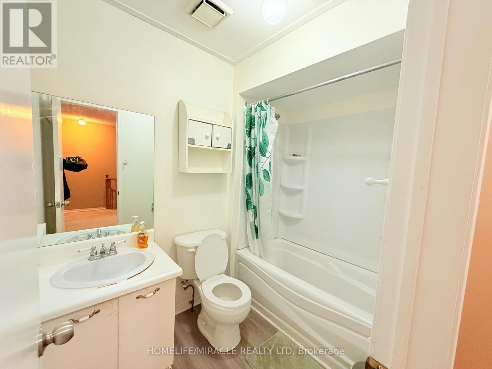 338 Sheffield Crt Crescent, Oshawa, Ontario  L1J 8J3 - Photo 8 - E12577262