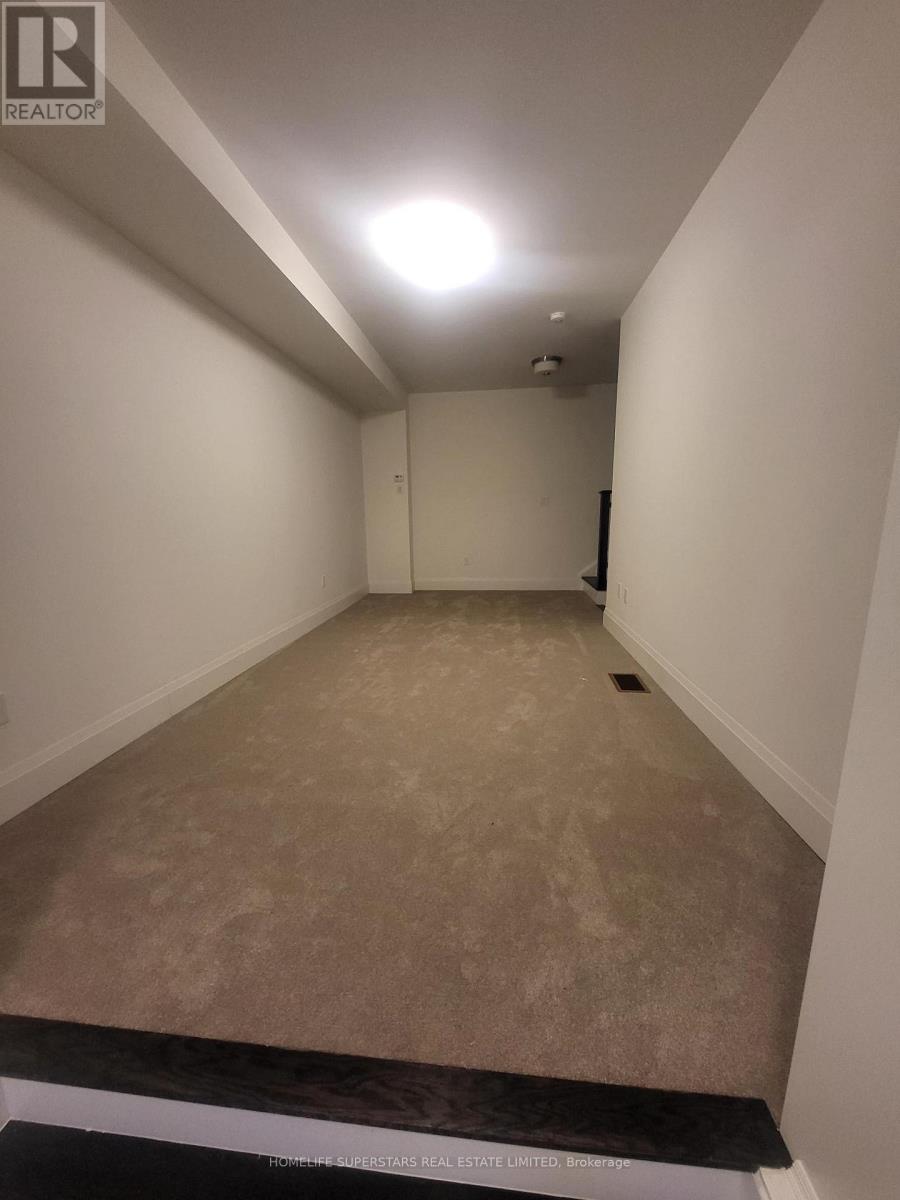 3321 Taha Gardens, Oakville, Ontario  L6M 5S1 - Photo 12 - W12577274