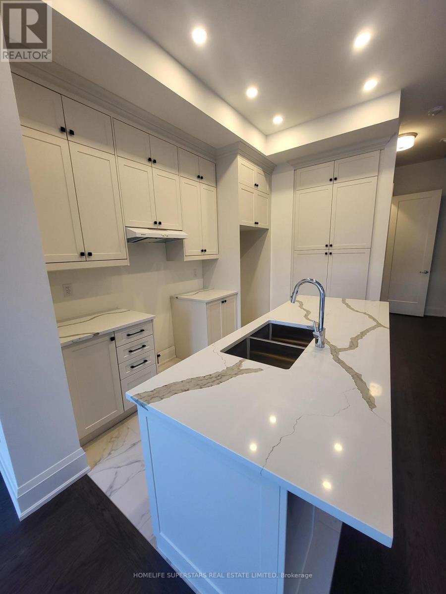 3321 Taha Gardens, Oakville, Ontario  L6M 5S1 - Photo 3 - W12577274