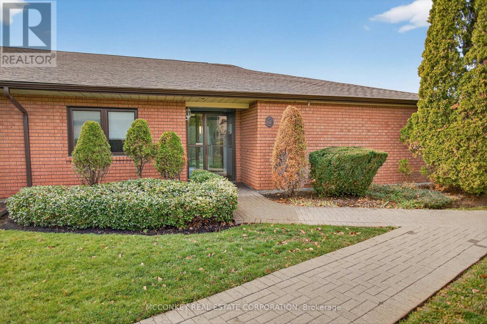 26 - 36 Champlain Crescent, Peterborough, Ontario  K9L 1T1 - Photo 2 - X12571402