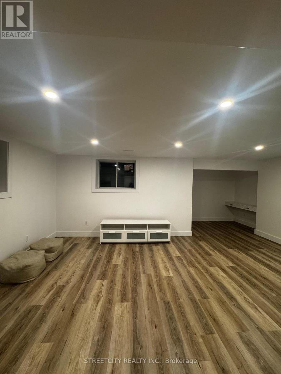 2618 Buroak Drive, London North, Ontario  N6G 3X7 - Photo 7 - X12577300