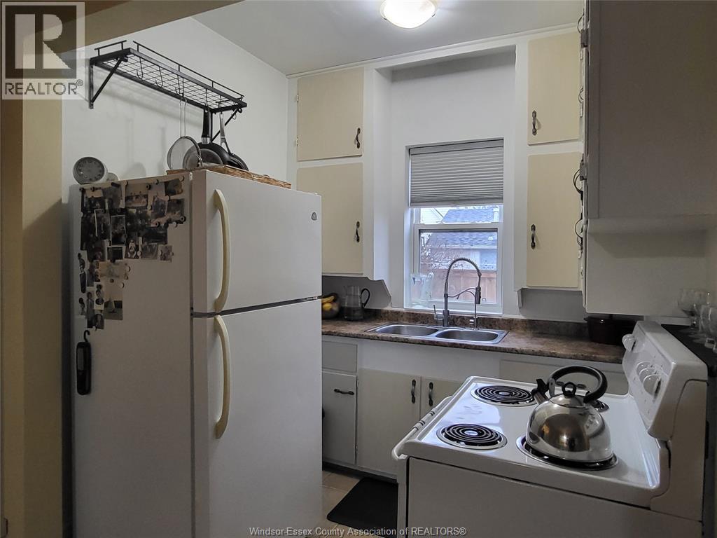 263 Delaware Avenue, Chatham, Ontario  N7L 2W7 - Photo 3 - 25030524