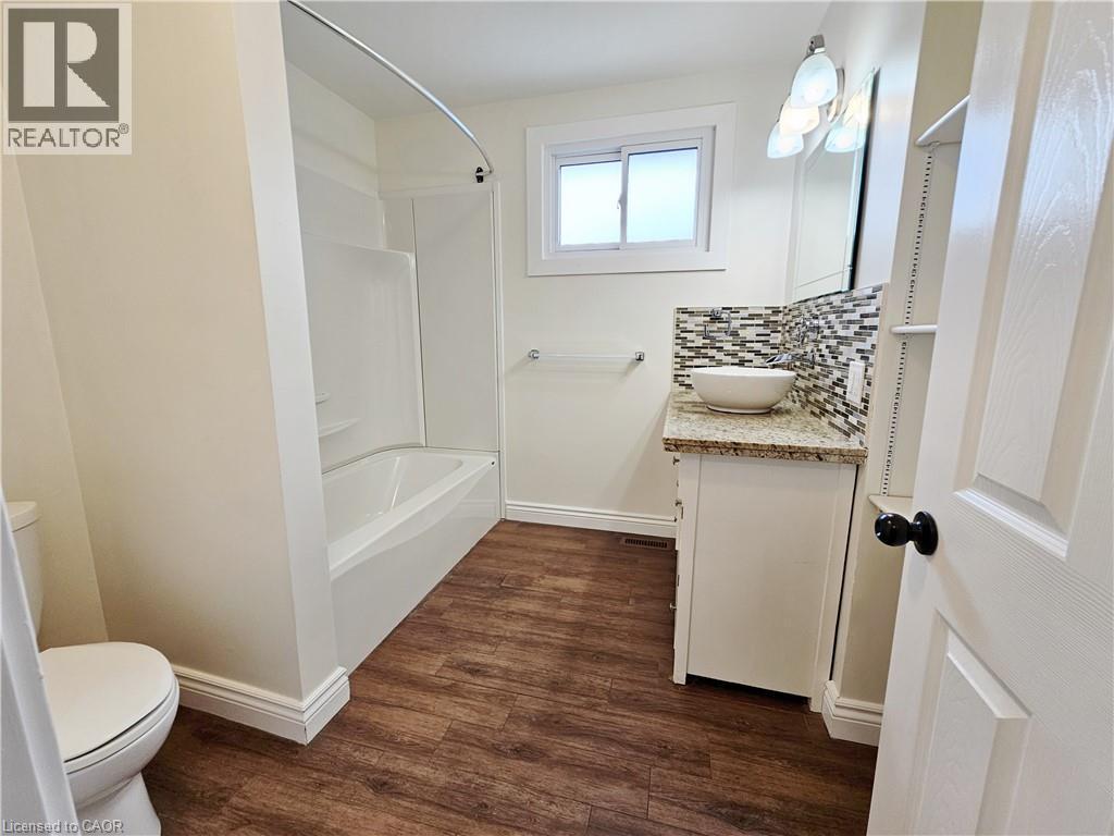 4 Markham Crescent Unit# Main, Hamilton, Ontario  L8J 1P1 - Photo 11 - 40790593