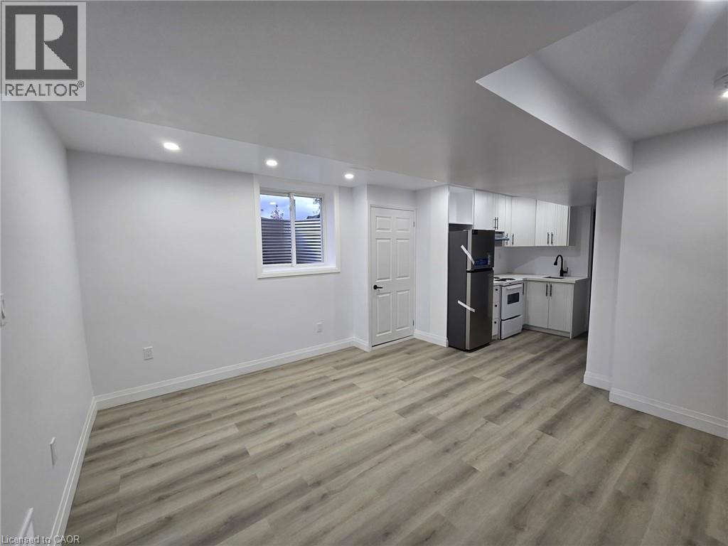 200 Bedrock Drive, Stoney Creek, Ontario  L8P 1R2 - Photo 2 - 40789479