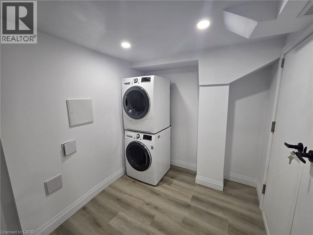 200 Bedrock Drive, Stoney Creek, Ontario  L8P 1R2 - Photo 3 - 40789479