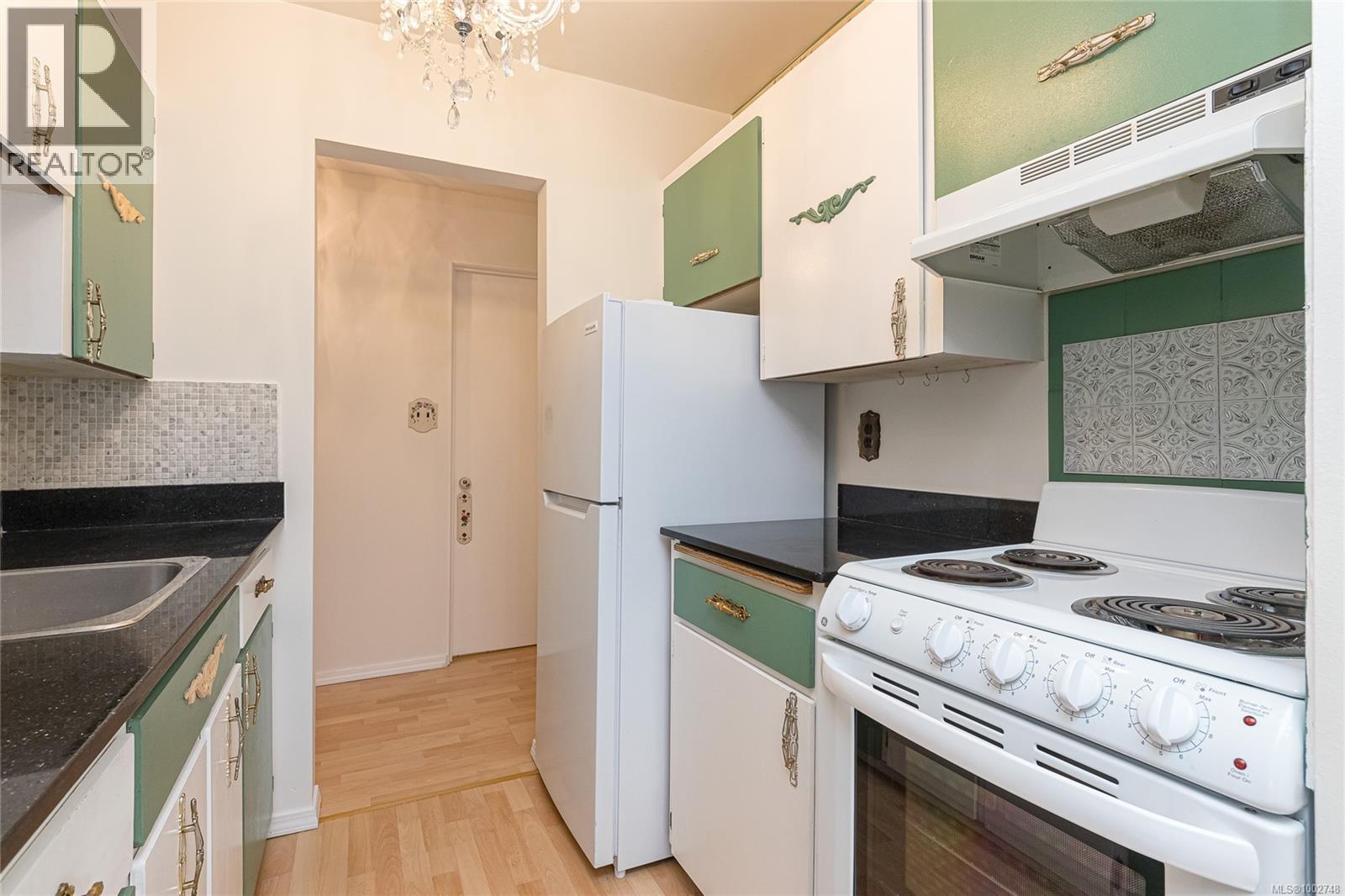 118 964 Heywood Ave, Victoria, British Columbia  V8V 2Y5 - Photo 6 - 1002748