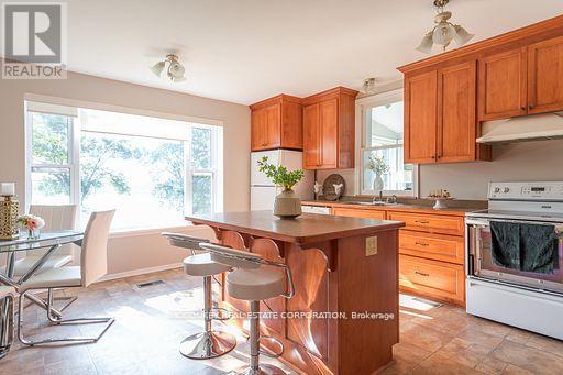 1767 Young's Point Road, Selwyn, Ontario  K0L 2H0 - Photo 8 - X12319574