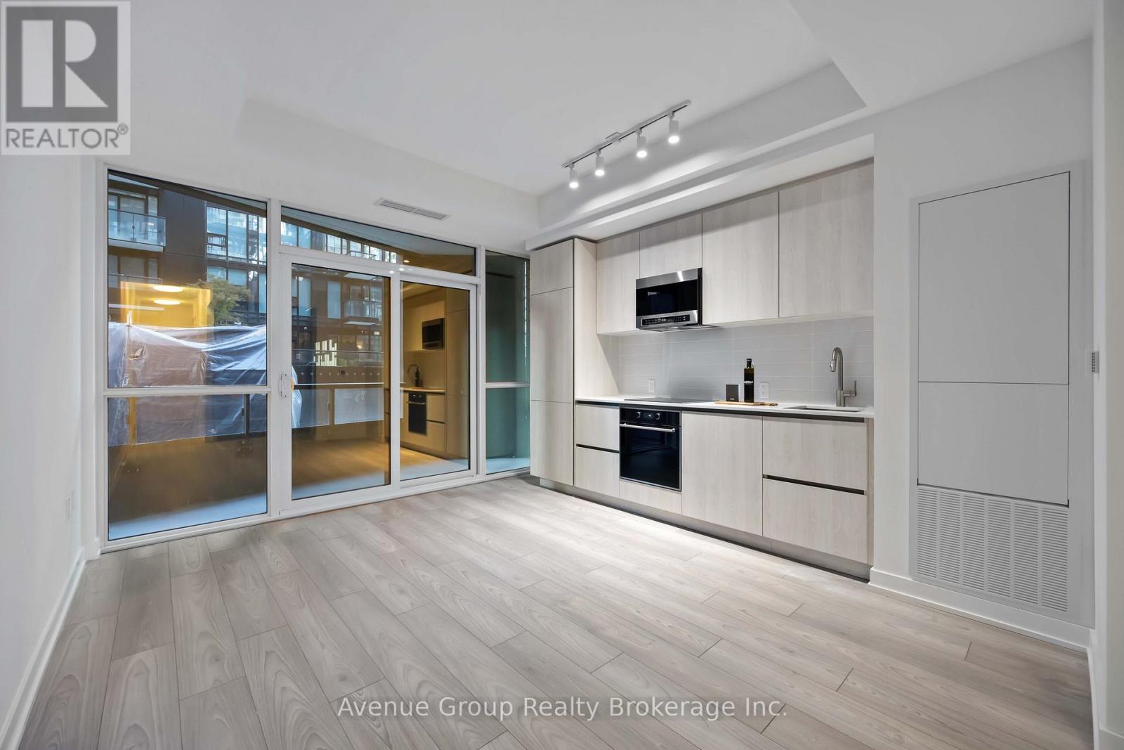 210 - 110 Broadway Avenue, Toronto, Ontario  M4P 1V7 - Photo 9 - C12577280