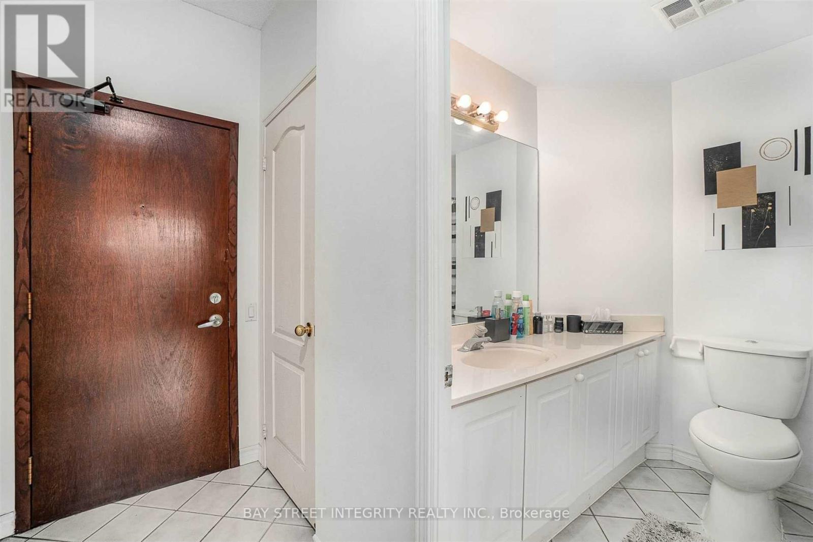 308 - 555 Yonge Street, Toronto, Ontario  M4Y 3A6 - Photo 2 - C12577310