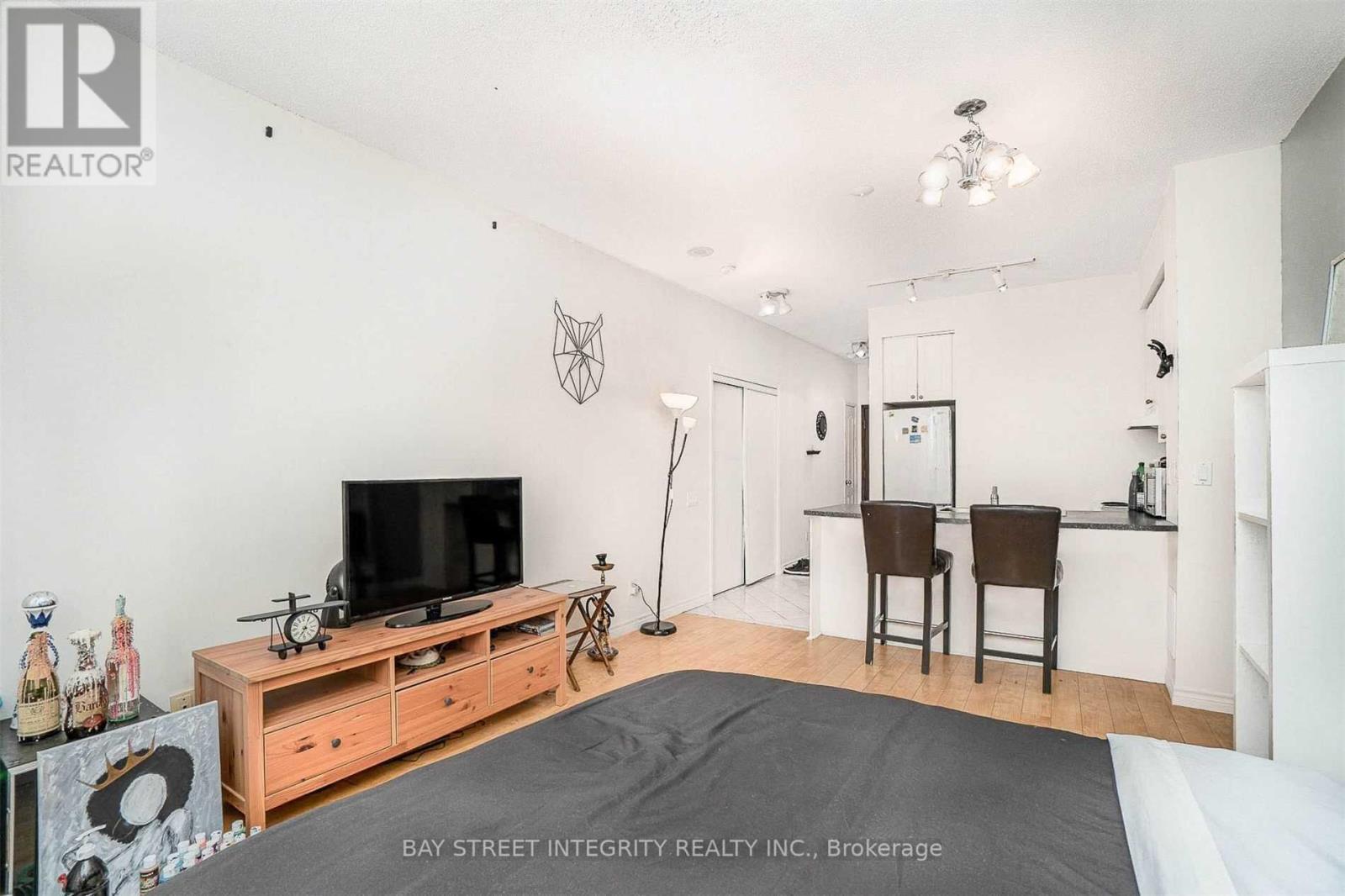 308 - 555 Yonge Street, Toronto, Ontario  M4Y 3A6 - Photo 4 - C12577310