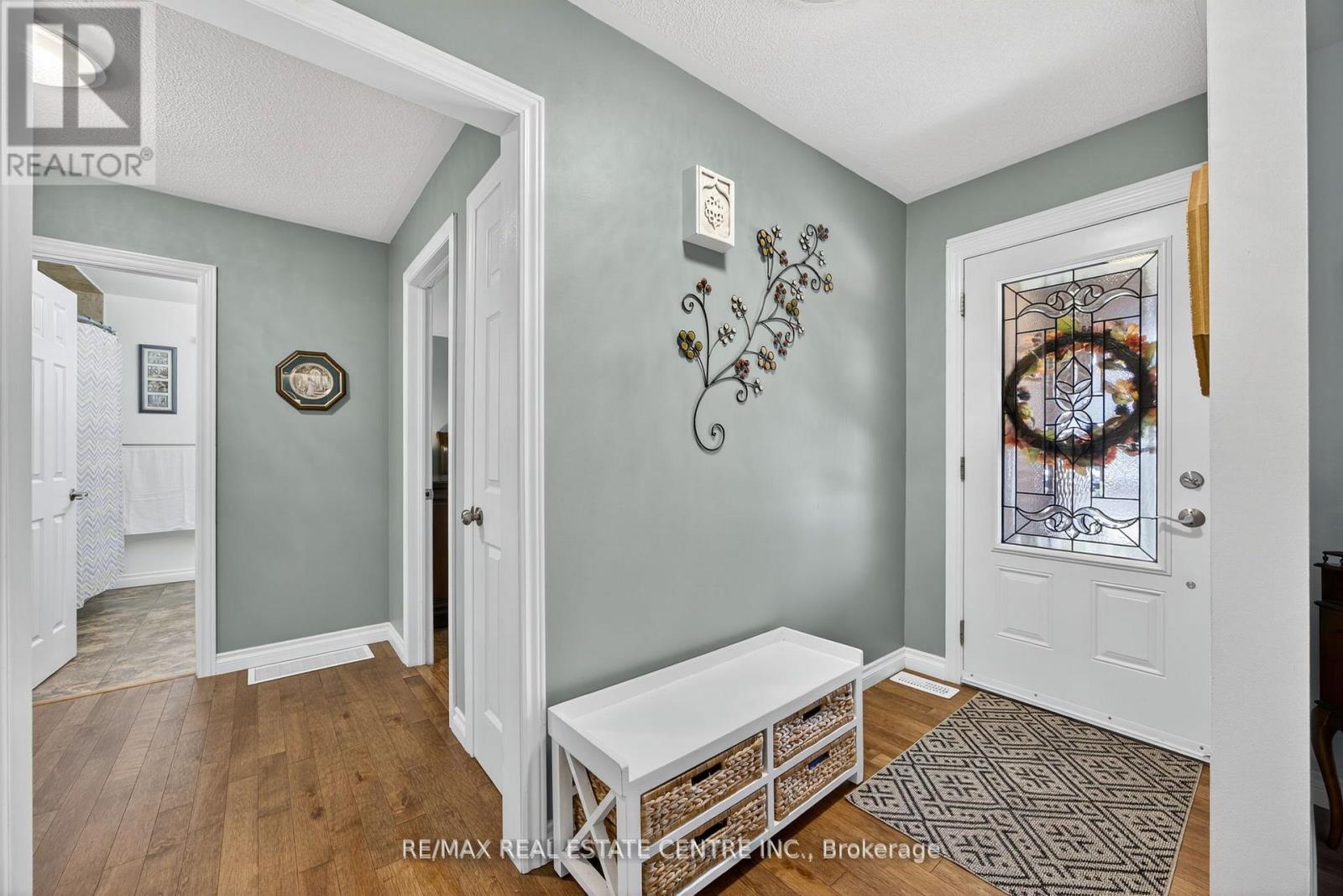 3047 Sandy Cove Drive, Innisfil, Ontario  L9S 2K1 - Photo 6 - N12504428