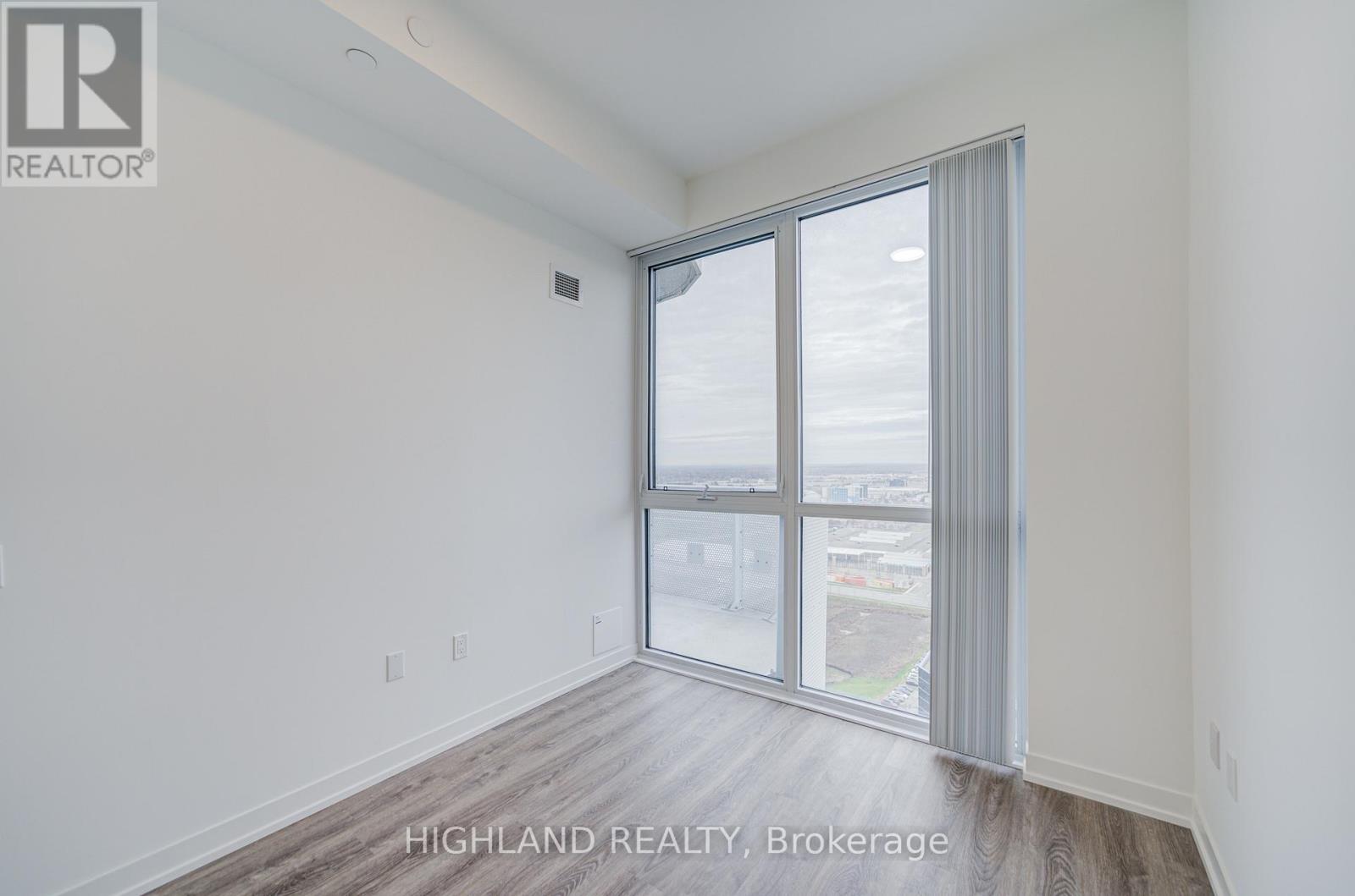 2705 - 8 Interchange Way, Vaughan, Ontario  L4K 0R2 - Photo 15 - N12573994