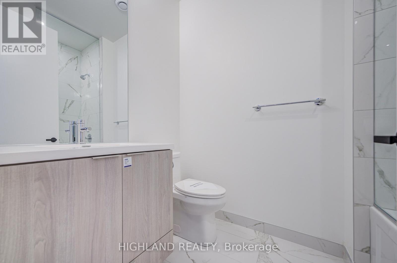 2705 - 8 Interchange Way, Vaughan, Ontario  L4K 0R2 - Photo 11 - N12573994