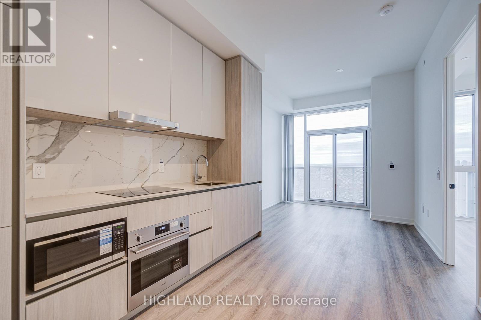 2705 - 8 Interchange Way, Vaughan, Ontario  L4K 0R2 - Photo 6 - N12573994