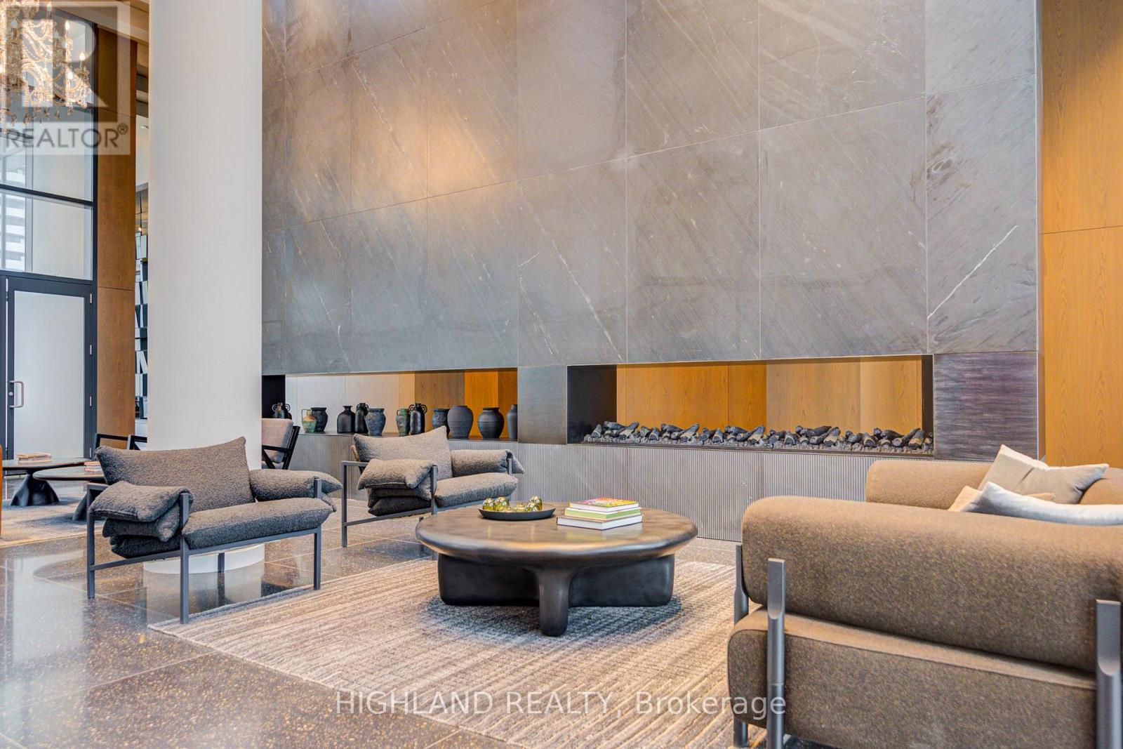 2705 - 8 Interchange Way, Vaughan, Ontario  L4K 0R2 - Photo 2 - N12573994