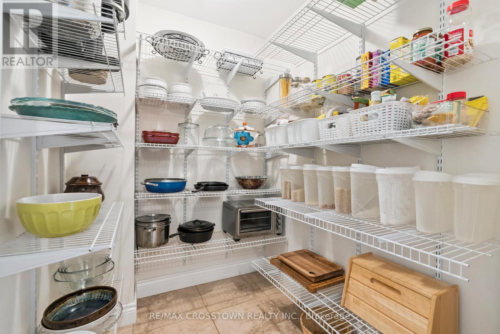 19 Gillespie Trail S, Essa, Ontario  L3W 0V1 - Photo 14 - N12577288