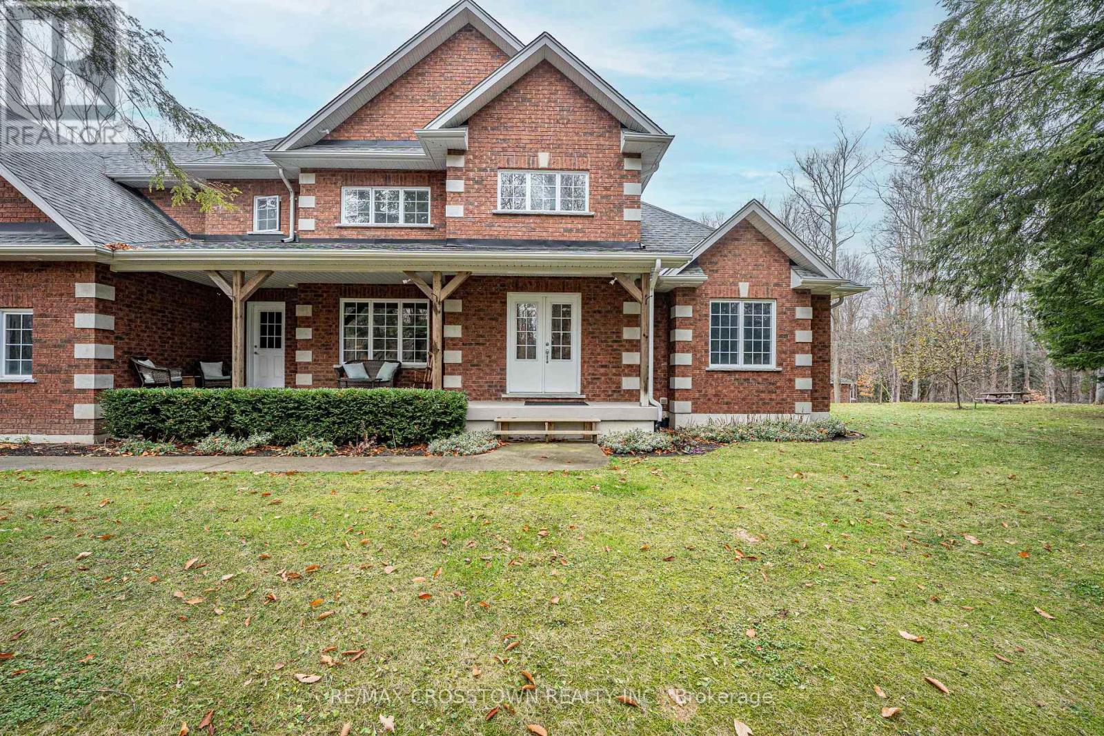 19 Gillespie Trail S, Essa, Ontario  L3W 0V1 - Photo 2 - N12577288