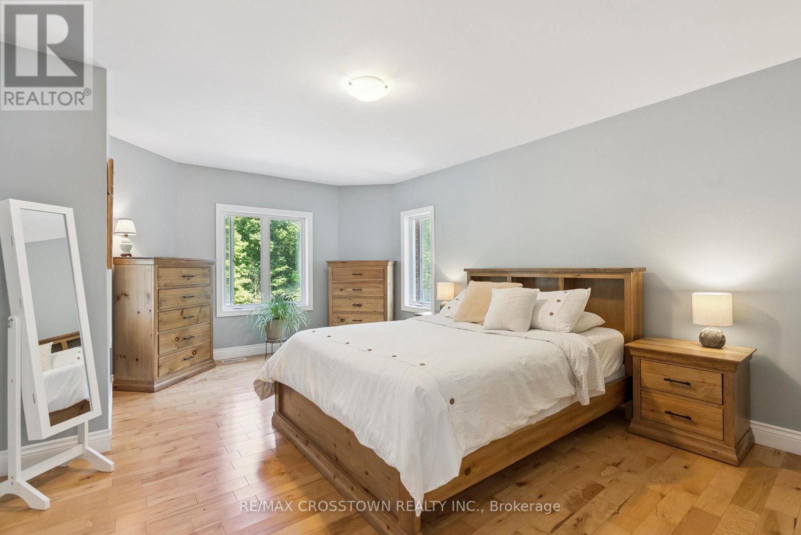 19 Gillespie Trail S, Essa, Ontario  L3W 0V1 - Photo 20 - N12577288