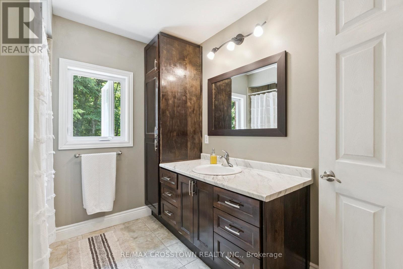 19 Gillespie Trail S, Essa, Ontario  L3W 0V1 - Photo 28 - N12577288