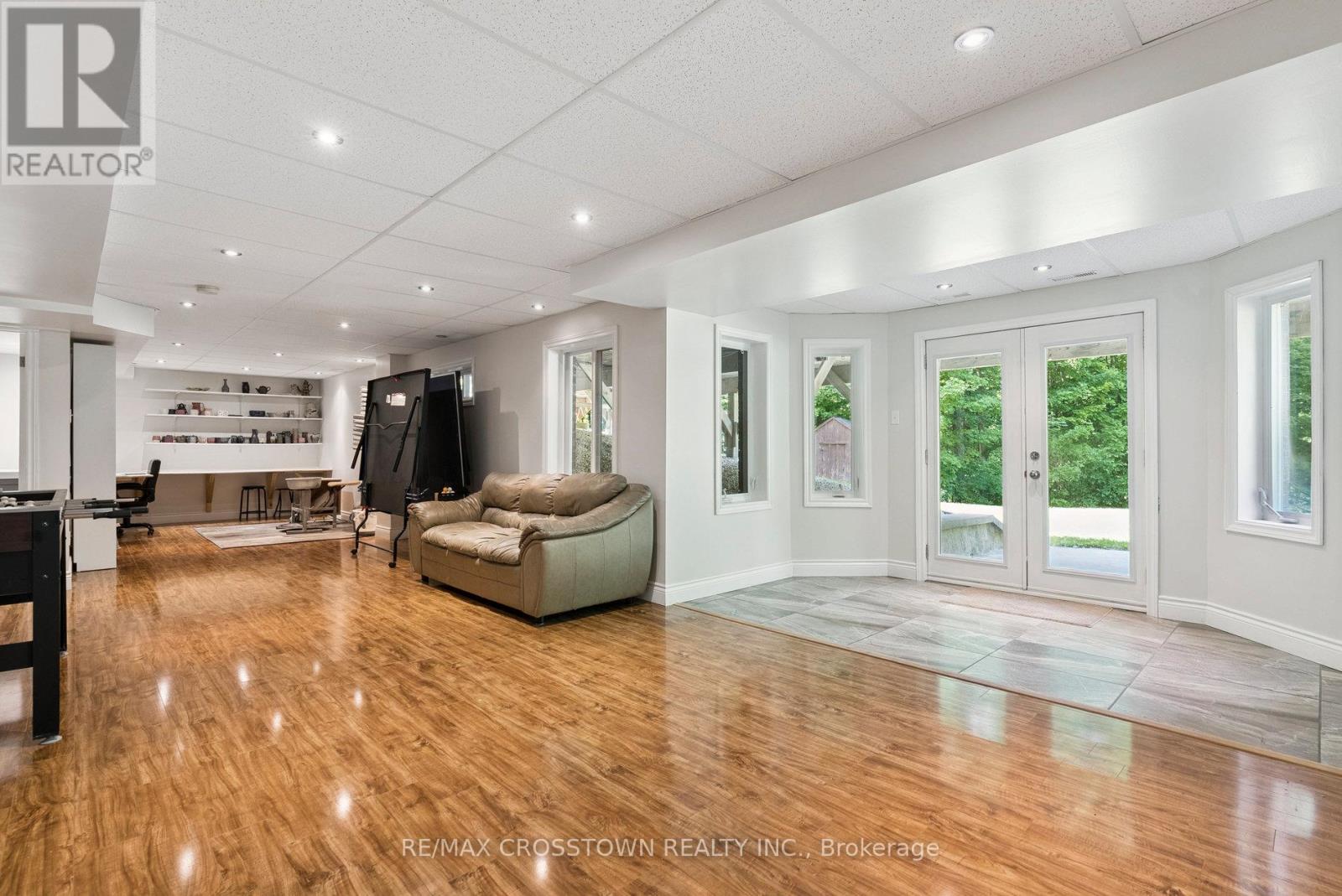 19 Gillespie Trail S, Essa, Ontario  L3W 0V1 - Photo 37 - N12577288