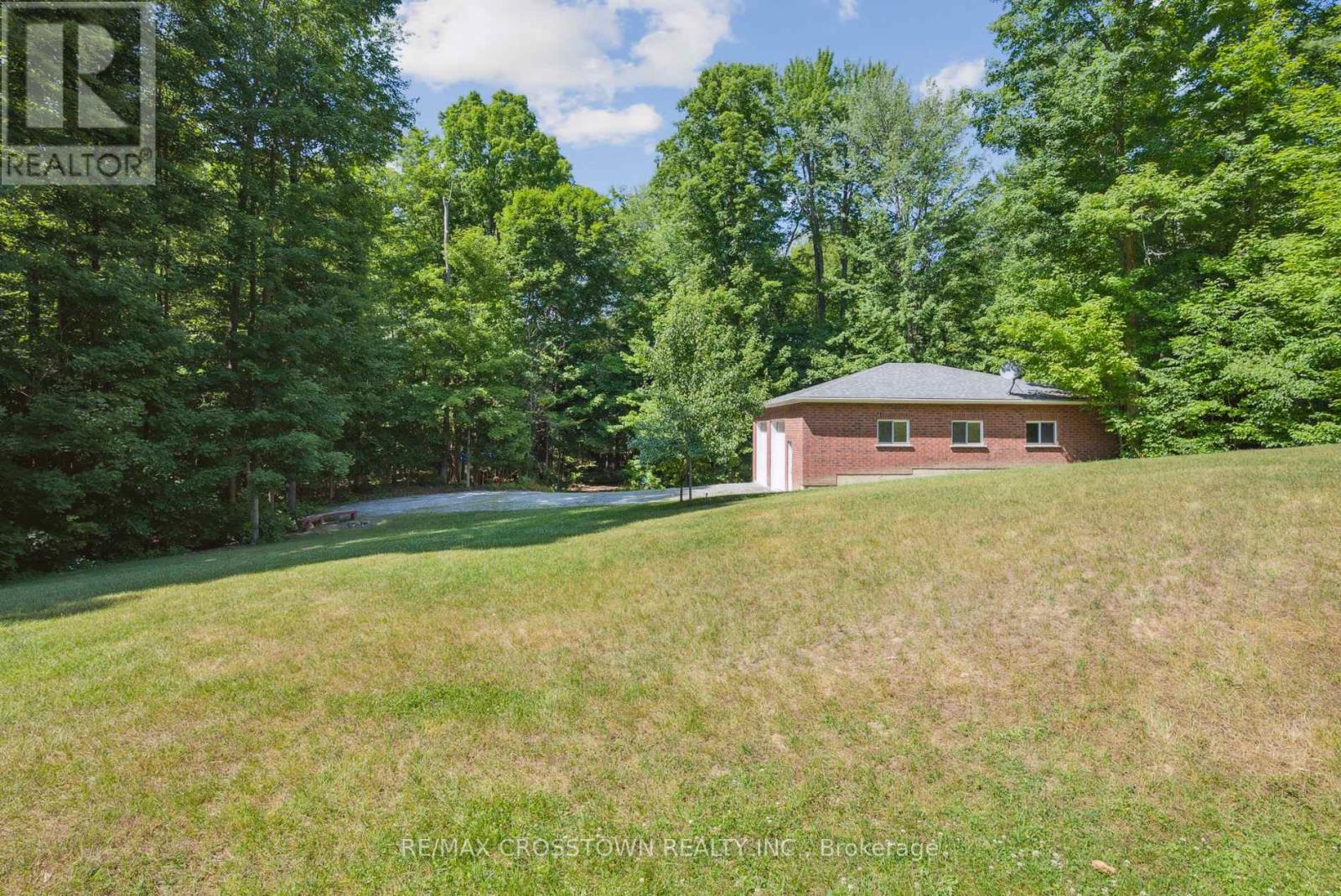 19 Gillespie Trail S, Essa, Ontario  L3W 0V1 - Photo 47 - N12577288