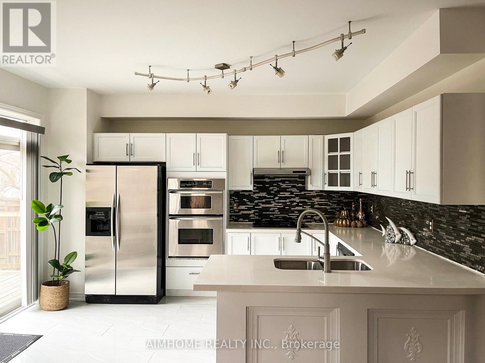 101 Grand Oak Drive E, Richmond Hill, Ontario  L4E 4A1 - Photo 15 - N12577292