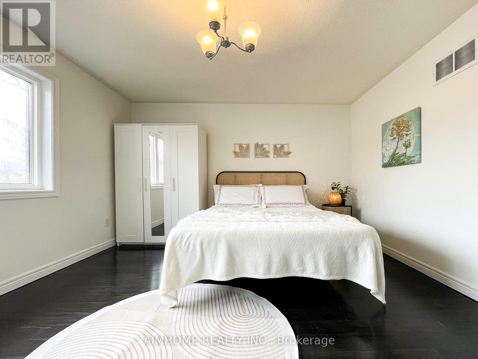 101 Grand Oak Drive E, Richmond Hill, Ontario  L4E 4A1 - Photo 19 - N12577292