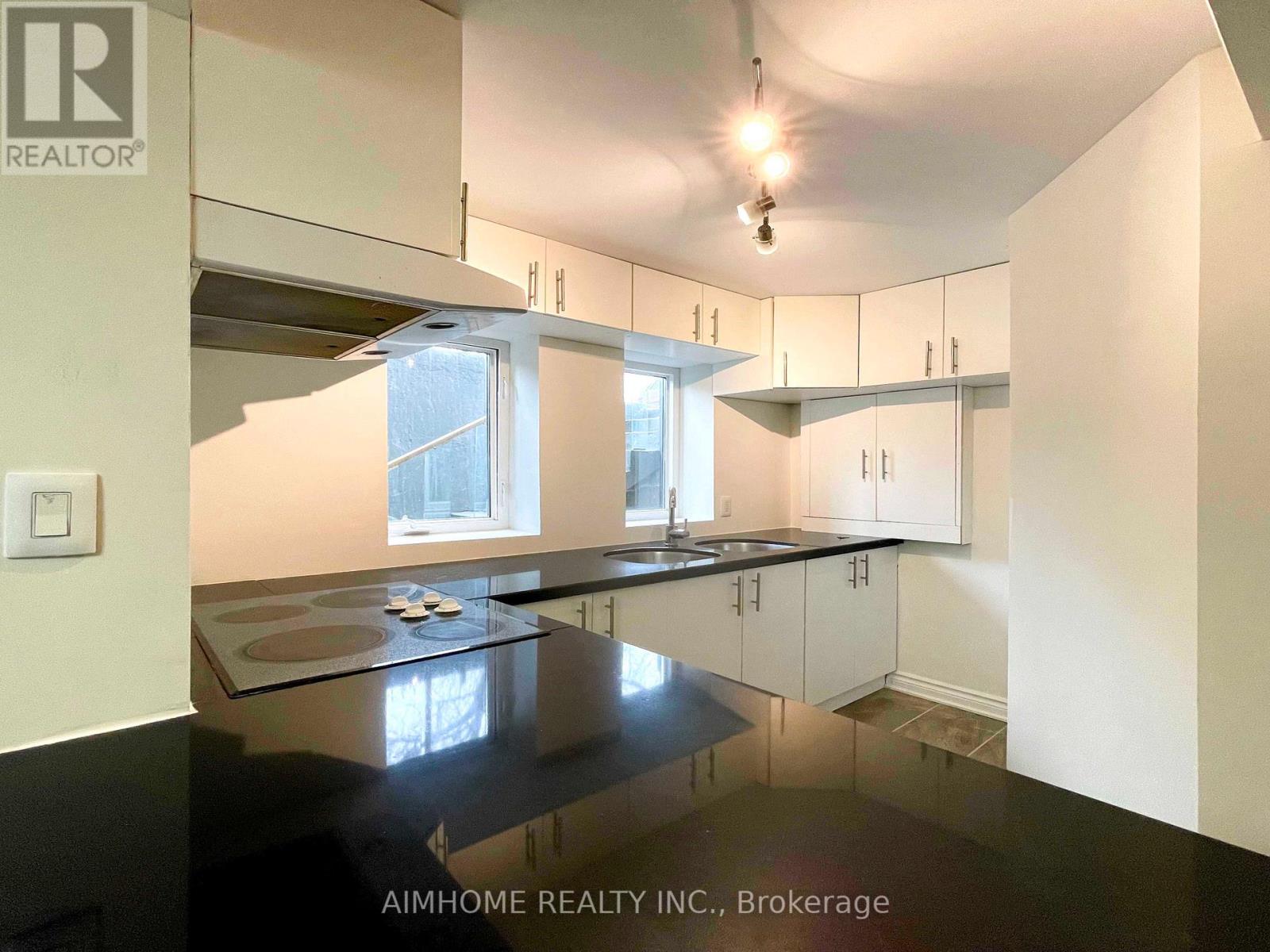 101 Grand Oak Drive E, Richmond Hill, Ontario  L4E 4A1 - Photo 30 - N12577292