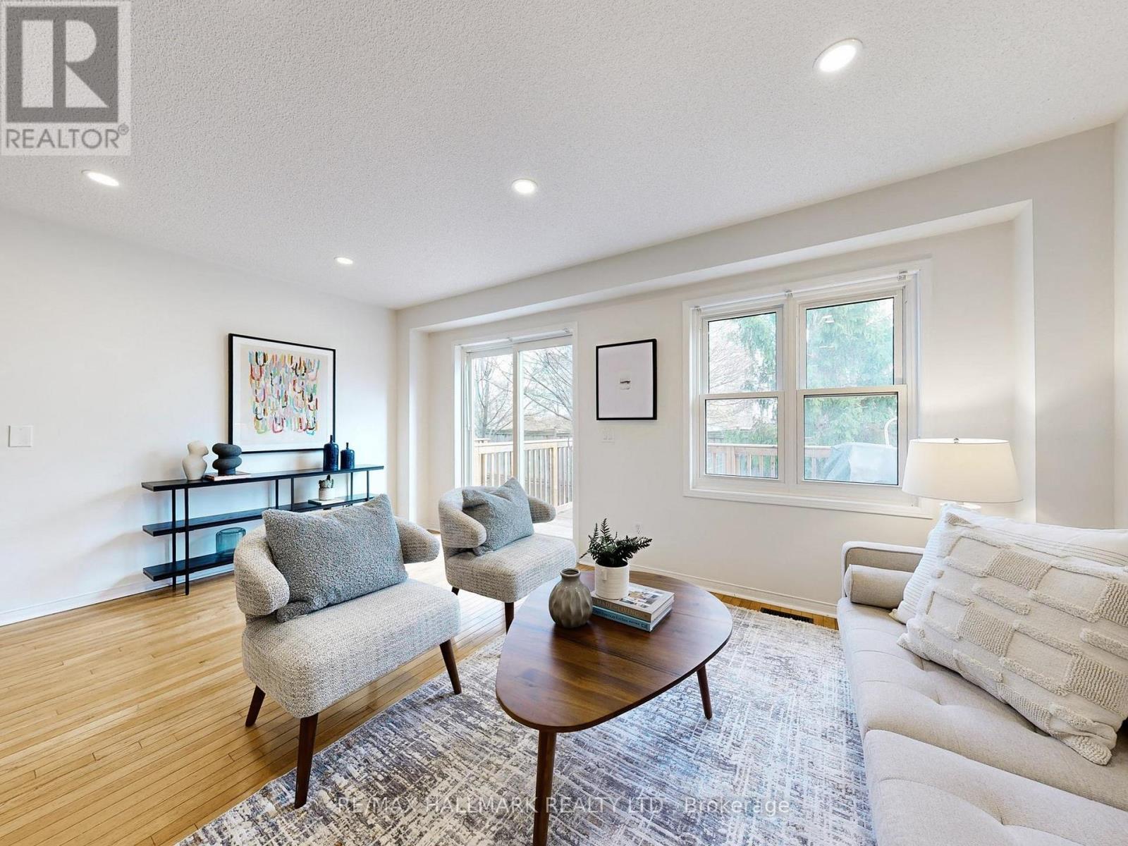 20b - 51 Northern Heights Drive, Richmond Hill, Ontario L4B 4C9 - Photo 2 - N12577308