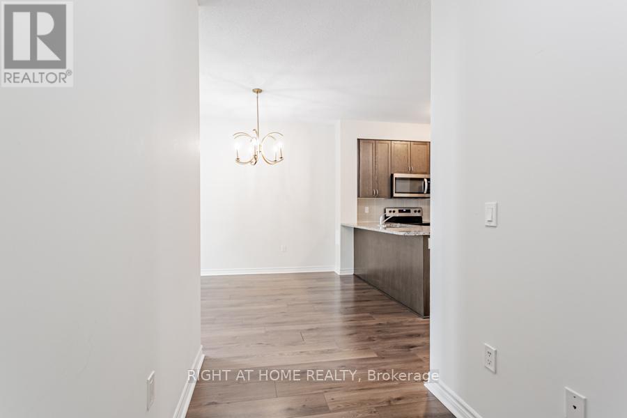 210 - 349 Rathburn Road W, Mississauga, Ontario  L5B 0C8 - Photo 17 - W12577296