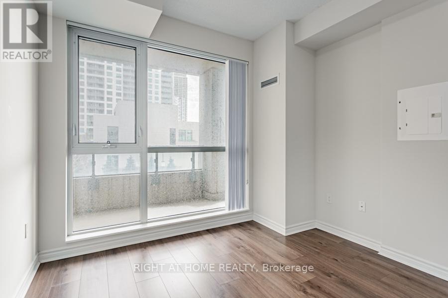 210 - 349 Rathburn Road W, Mississauga, Ontario  L5B 0C8 - Photo 19 - W12577296