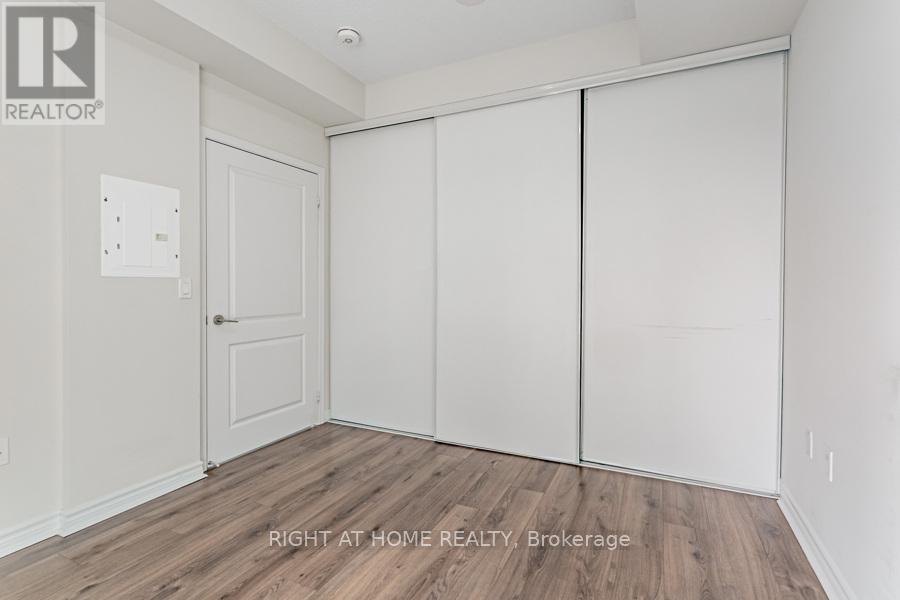 210 - 349 Rathburn Road W, Mississauga, Ontario  L5B 0C8 - Photo 20 - W12577296