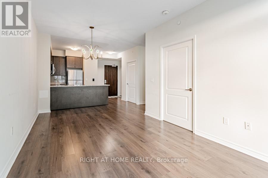 210 - 349 Rathburn Road W, Mississauga, Ontario  L5B 0C8 - Photo 8 - W12577296