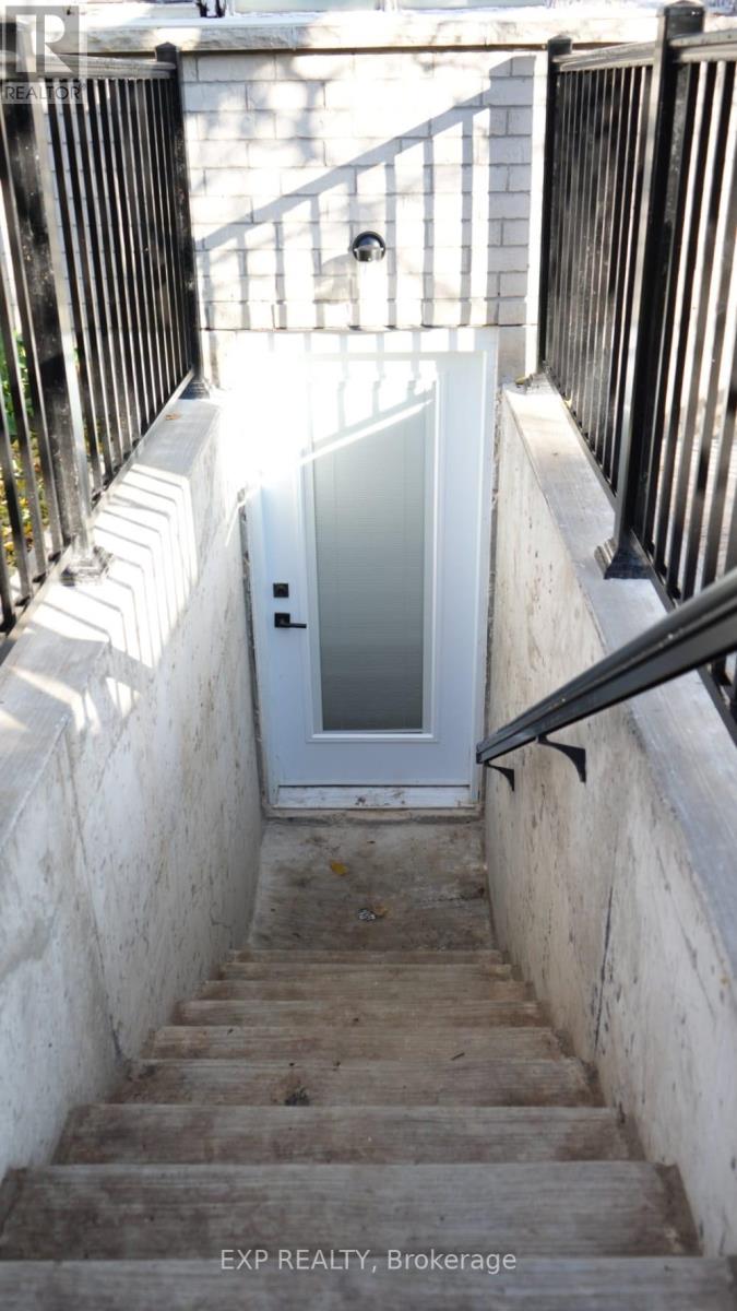 154 Bristol Road E, Mississauga, Ontario  L4Z 3V3 - Photo 4 - W12577320