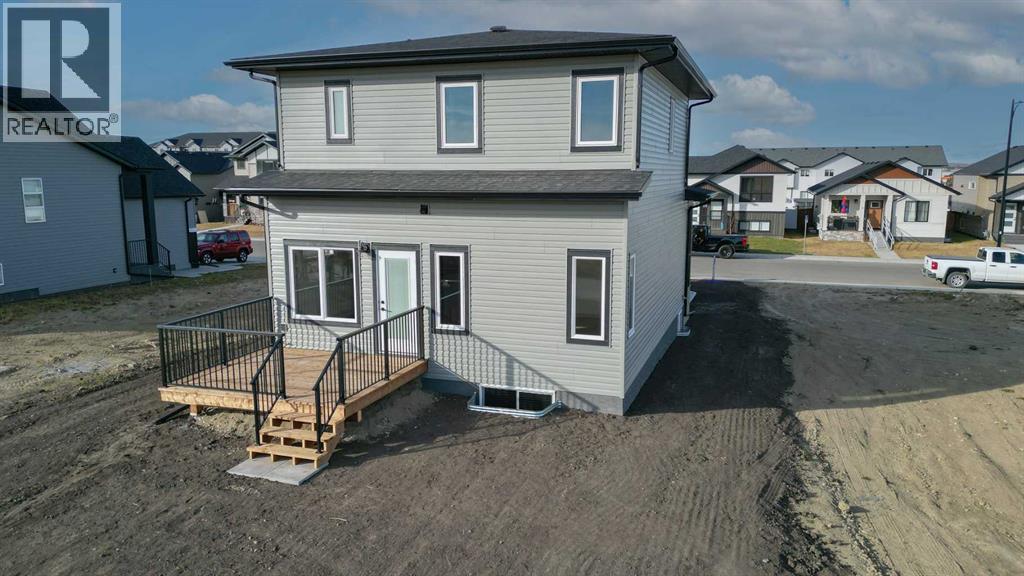 6 Ian Way, Sylvan Lake, Alberta T4S 0W5 - Photo 3 - A2250098