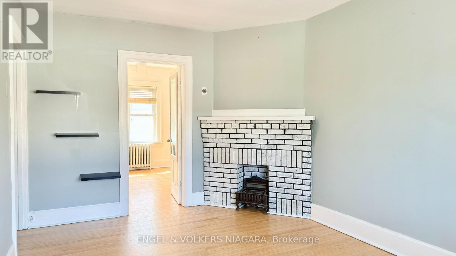 5038 Huron Street, Niagara Falls, Ontario  L2E 2J7 - Photo 3 - X12530246