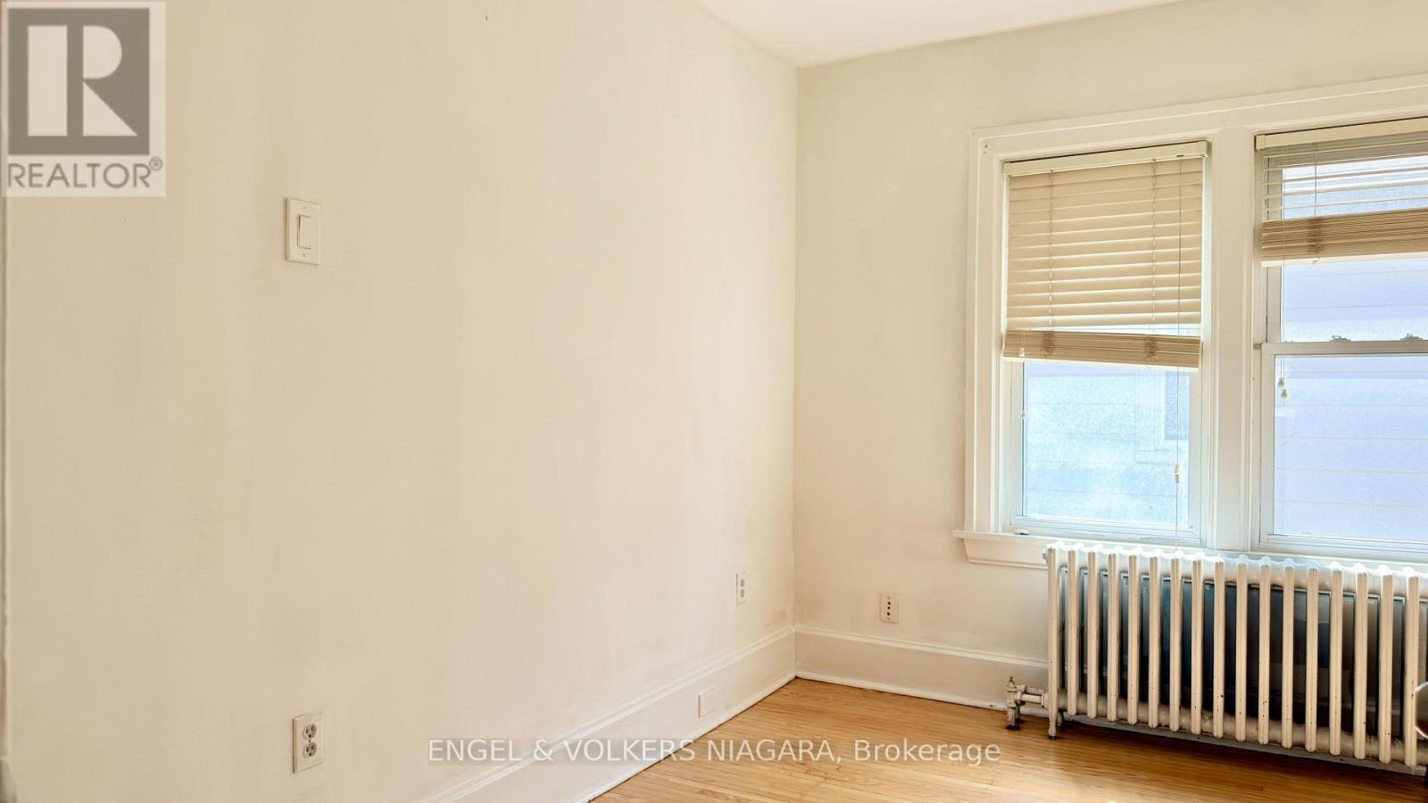 5038 Huron Street, Niagara Falls, Ontario  L2E 2J7 - Photo 5 - X12530246