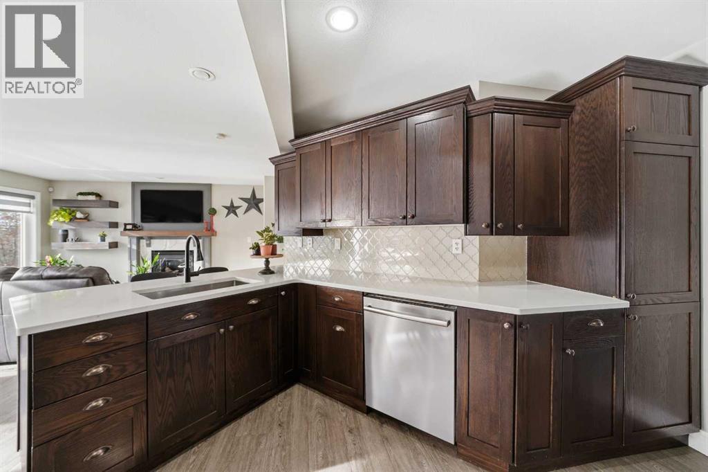 9 Woodbine Close, Blackfalds, Alberta  T4M 0K5 - Photo 9 - A2268678