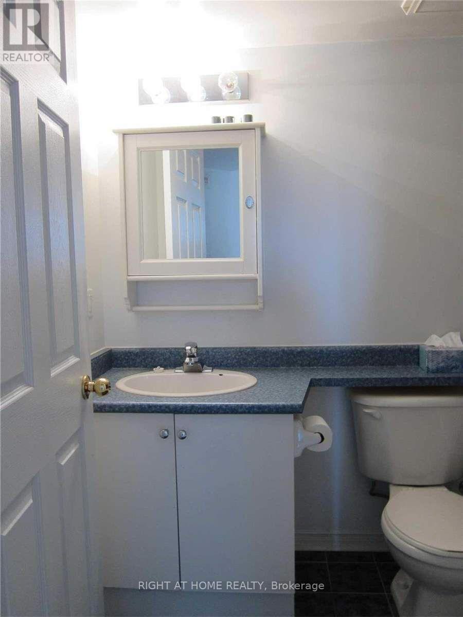 208 - 32 Tannery Street, Mississauga, Ontario  L5M 6T6 - Photo 4 - W12577306