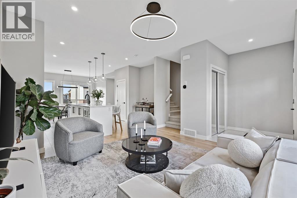 2225 77 Street Sw, Calgary, Alberta  T3H 6E1 - Photo 4 - A2263677