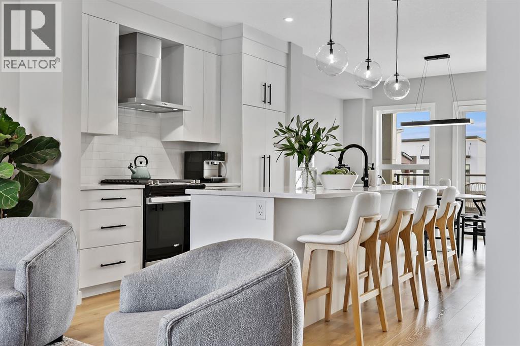 2225 77 Street Sw, Calgary, Alberta  T3H 6E1 - Photo 6 - A2263677